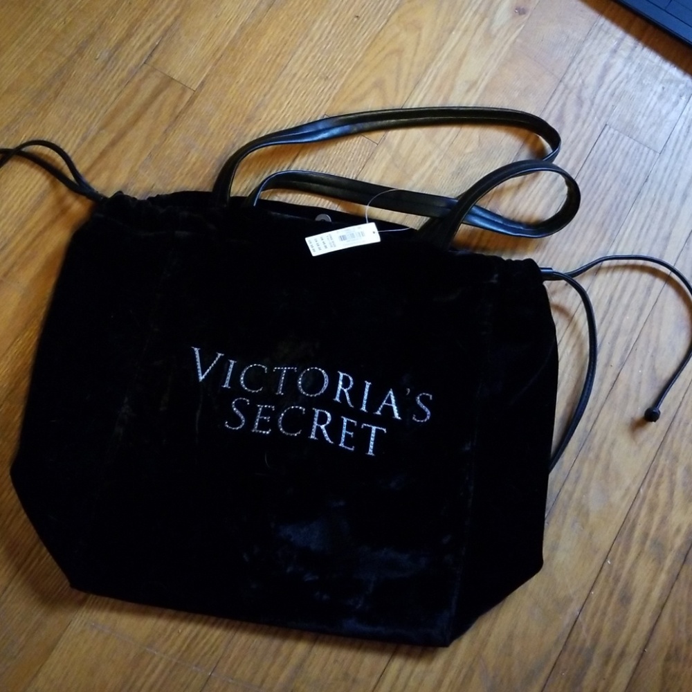 VS brand new with tag
